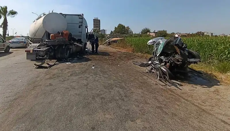 Adana'da Tanker Kazası: Otomobil ve Kamyon Korkunç Bir Çarpışma Geçirdi