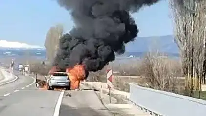 Kütahya’da Seyir Halindeki Otomobilin Alev Alması Şaşkınlık Yarattı