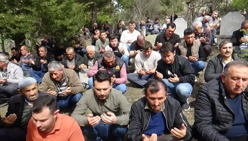Bir Köyün Kalbindeki Sevgiyi Büyüten Hikaye: Uğurlama Töreni