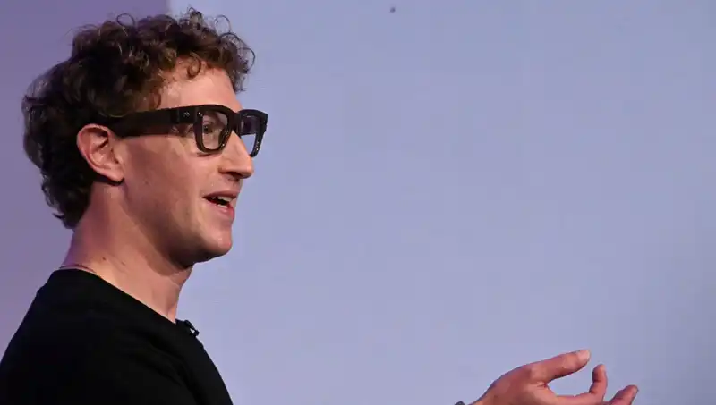 : Zuckerberg'in Yenilikçi Gözlüğü: Yapay Zeka ile Geleceğe Adım Atmak
