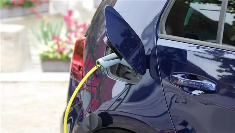 Tesla'nın Menzil Rekorunu Kıracak Yeni Elektrikli Araç Geliyor