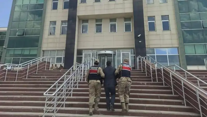Hapis Cezasıyla Aranan Şahıs, Saklandığı Yerde Ele Geçirildi!