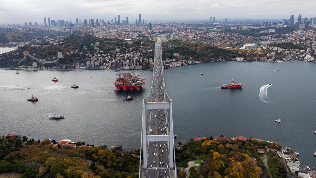 İstanbul Boğazı'nda Gemi Trafiği Geçici Olarak Durduruldu