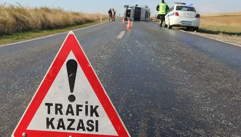 Niğde’de Zincirleme Kaza! 16 Kişi Yaralandı, Olay Anı Gözler Önünde