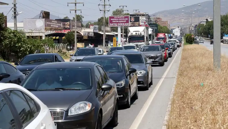 60 Kilometrelik Araç Kuyruğu: Aydın'dan Muğla'ya Ulaşmak İmkansız Hale Geldi!