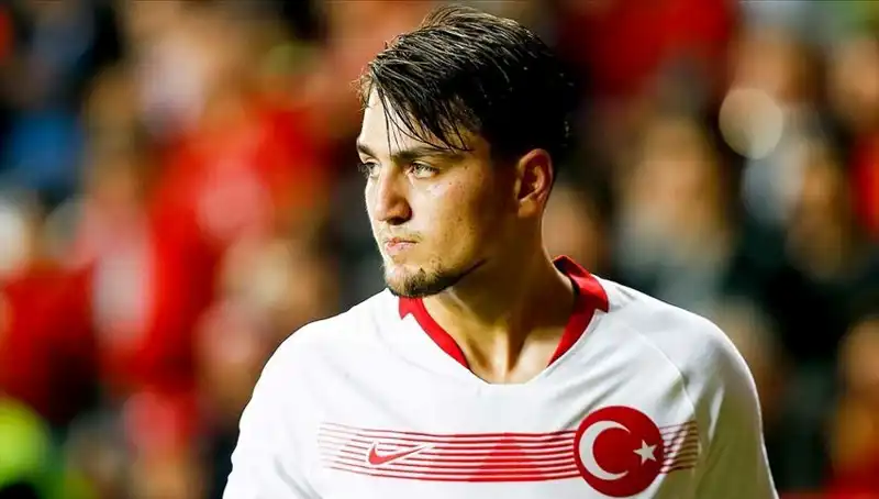 Beşiktaş’ta Milli Futbolcunun Geleceği: Transfer Girişimleri Hız Kazandı