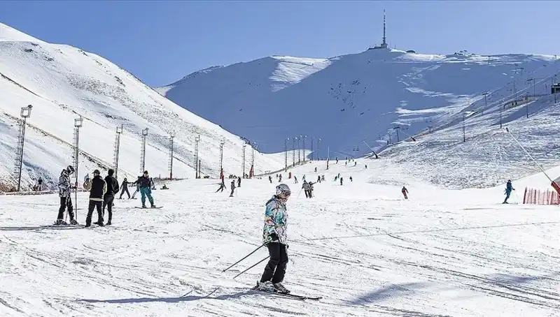 Palandöken'de Kayak Sezonu! En Yüksek Kar Kalınlığı Rekor Kırıyor