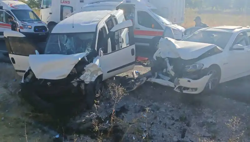 Nevşehir'de Feci Trafik Kazası: 14 Yaralı ve Olayın Perde Arkası