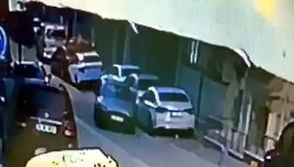 Esenyurt'ta Park Halindeki Araçlara Çarpıp Kaçan Şoför Aranıyor