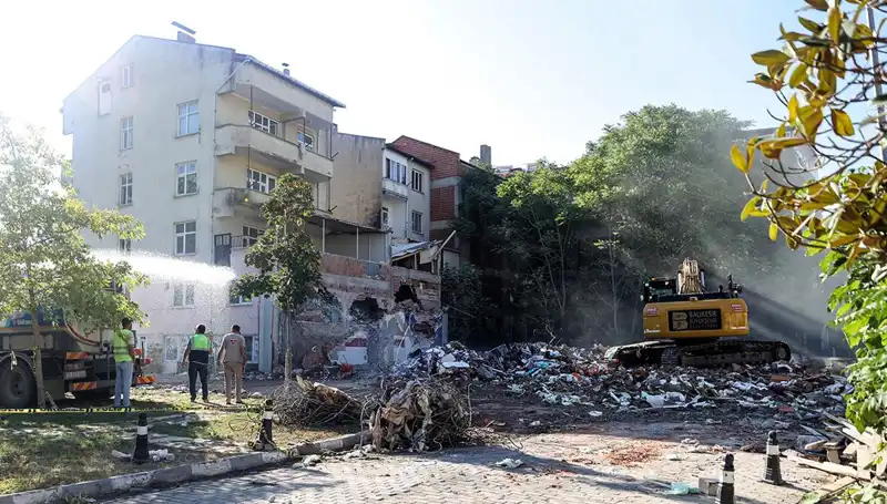 Sındırgı'da Deprem Artçıları Neden Sona Ermiyor?