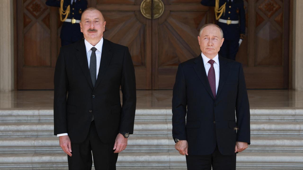 Putin, Aliyev'e Özür Diledi!