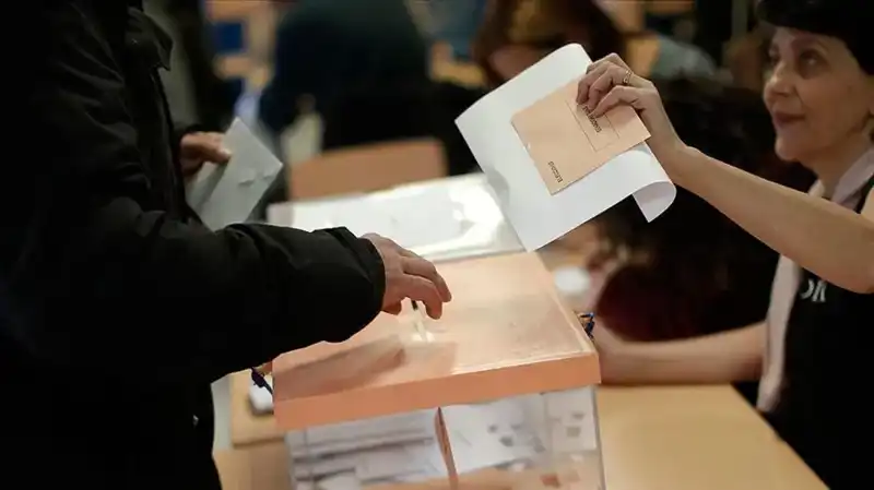 İspanya’da Sosyalistlerin Seçim Hezimeti: İkinci Yenilgi Üzerine Strateji Değişimi Bekleniyor