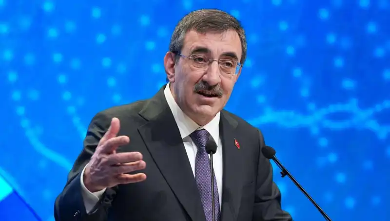 Cevdet Yılmaz, CHP Kurultayı Hakkında İki Alternatif Sunuyor
