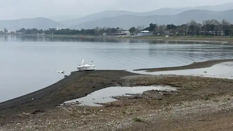 İznik Gölü'nde Kuraklık Krizi: Su Seviyesi Alarm Veriyor