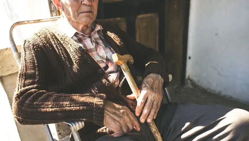 100 Yaş Üstü Bireylerde Depresyon Tehlikesi: Yalnızlık ve İlginin Rolü